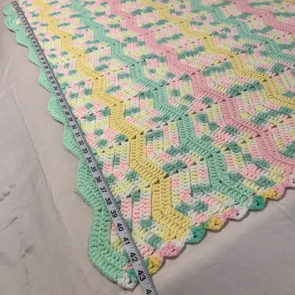 Vintage pastel crocheted knit blanket throw